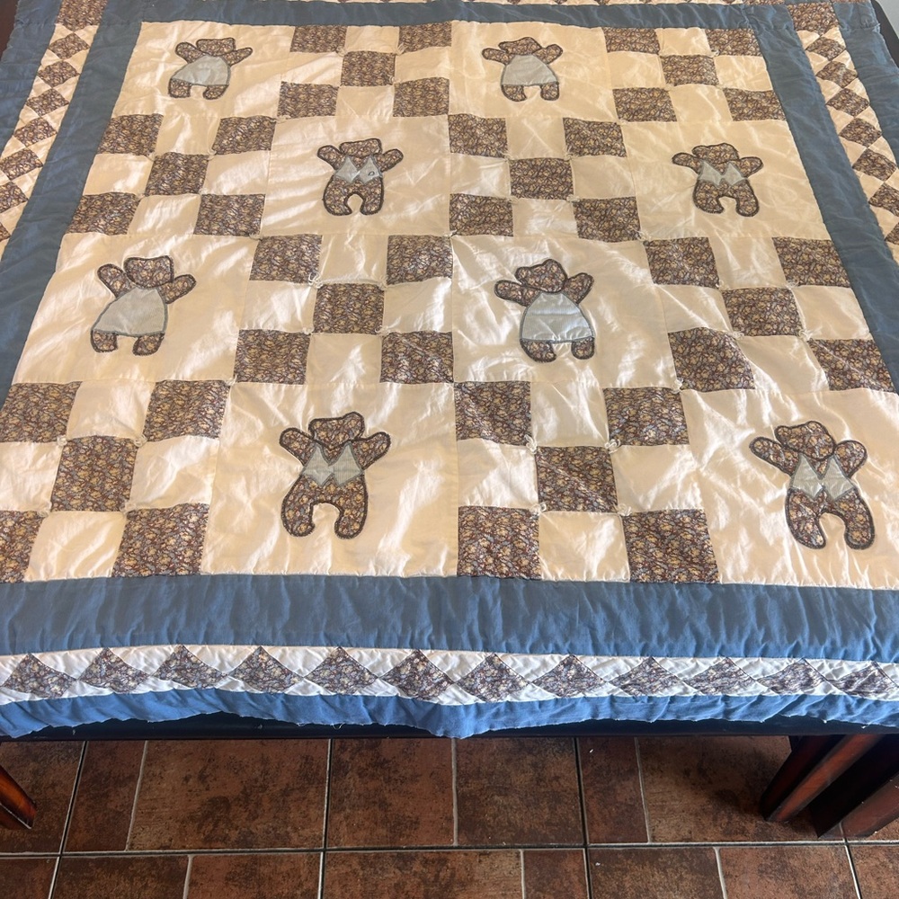 Blue and Cream bearPatchwork Quilt